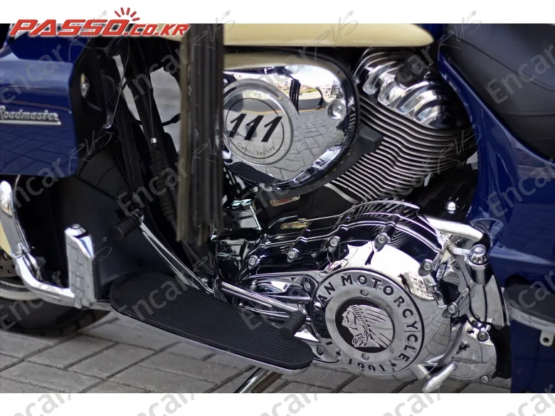 Indian Chief Roadmaster - фото 4