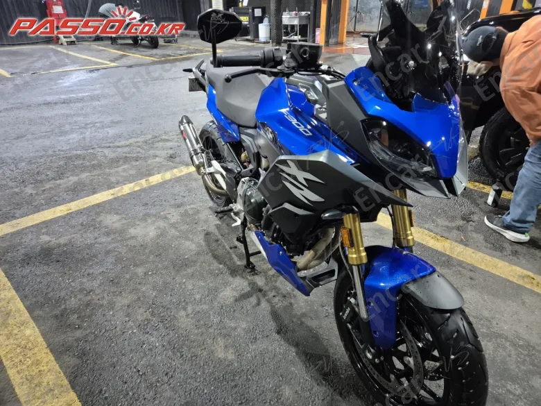 BMW F 900 XR - фото 0