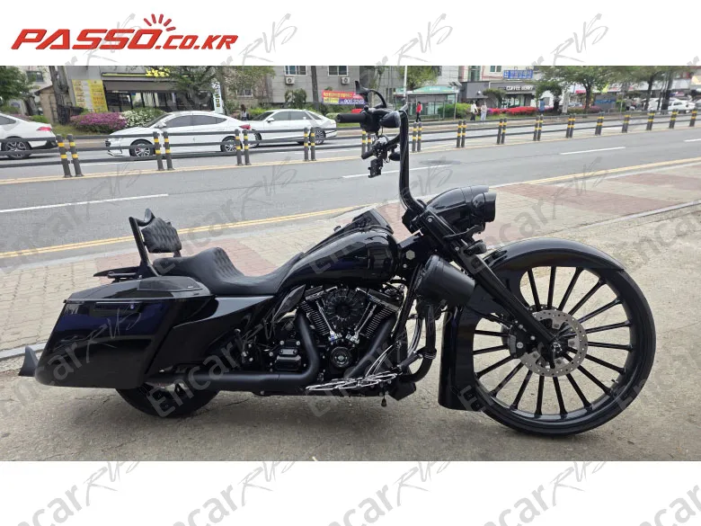HARLEY-DAVIDSON ROAD KING SPECIAL - фото 0