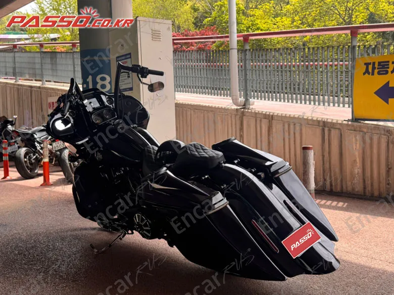 HARLEY-DAVIDSON ROAD GLIDE SPECIAL - фото 1