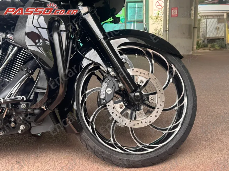 HARLEY-DAVIDSON ROAD GLIDE SPECIAL - фото 5