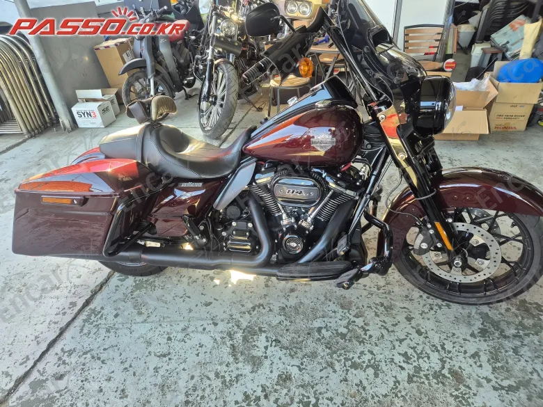 HARLEY-DAVIDSON ROAD KING SPECIAL - фото 0
