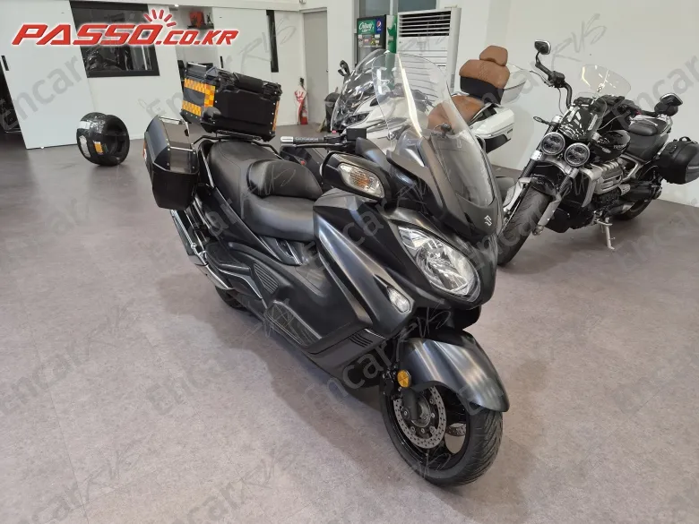 Suzuki Burgman 650 Executive - фото 2