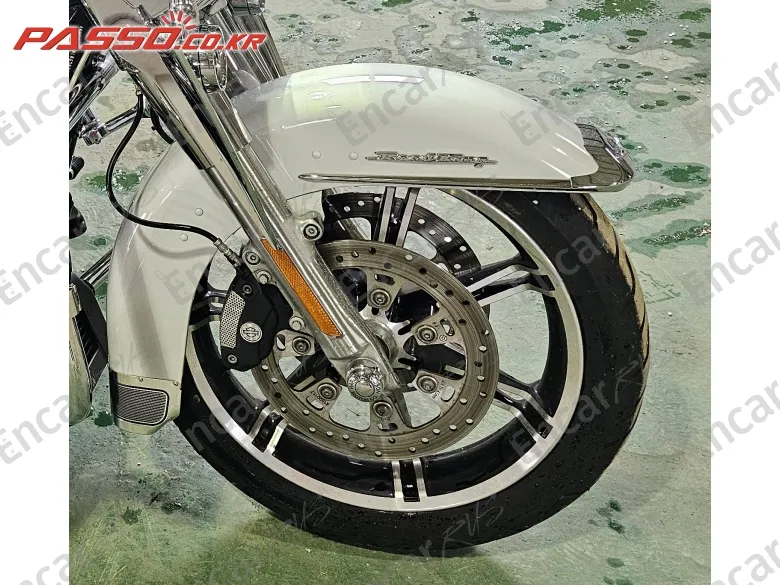 HARLEY-DAVIDSON FLHR - фото 5
