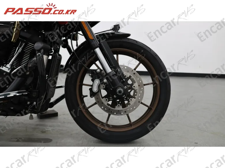 HARLEY-DAVIDSON SOFTAIL LOW RIDER S - фото 5