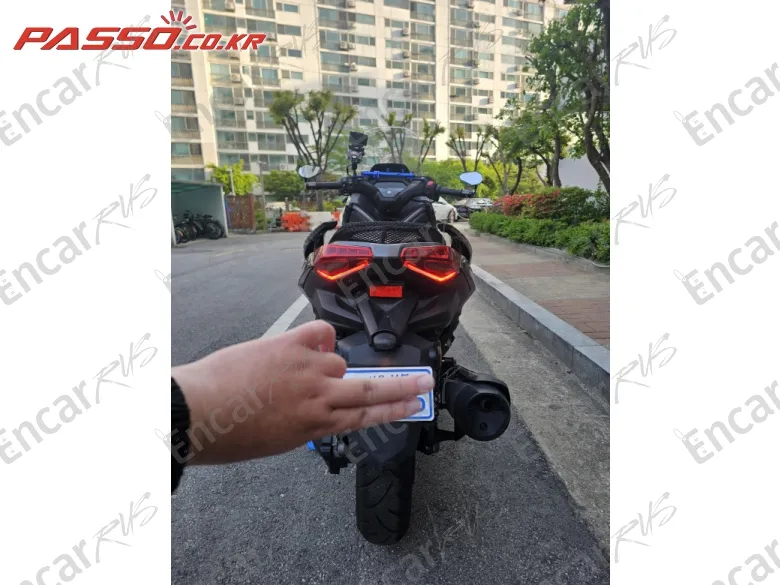YAMAHA X MAX 300 ABS - фото 2