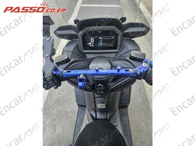 YAMAHA X MAX 300 ABS - фото 3
