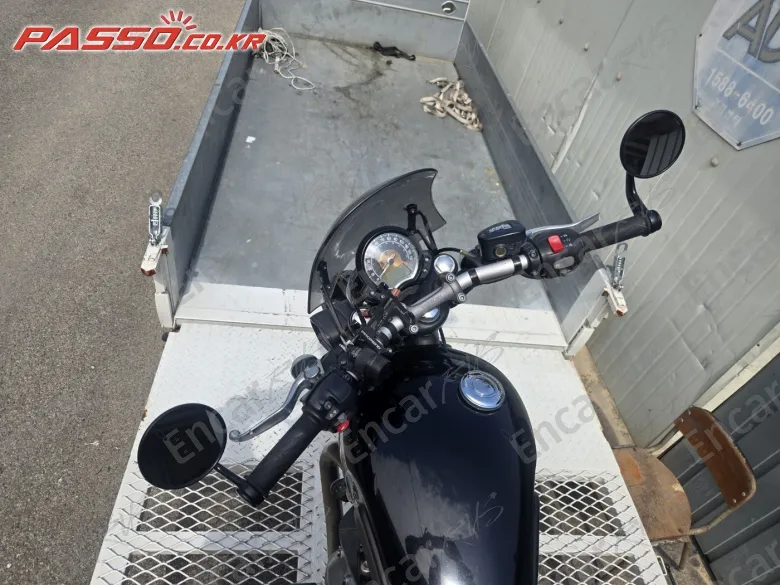 TRIUMPH BONNEVILLE BOBBER BLACK - фото 3