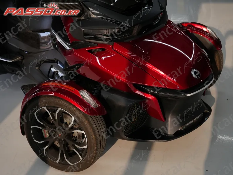 BRP CAN-AM SPYDER RT - фото 2