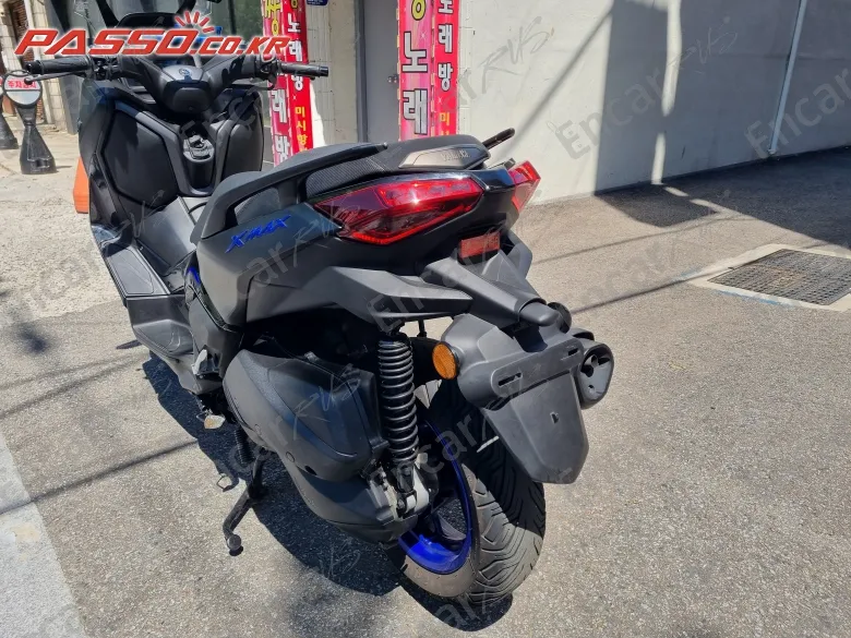 YAMAHA X MAX 300 ABS - фото 2