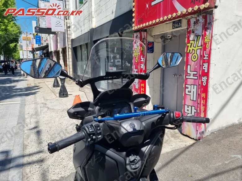 YAMAHA X MAX 300 ABS - фото 3