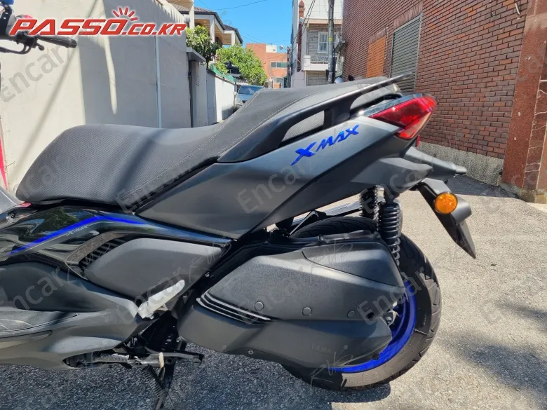 YAMAHA X MAX 300 ABS - фото 4