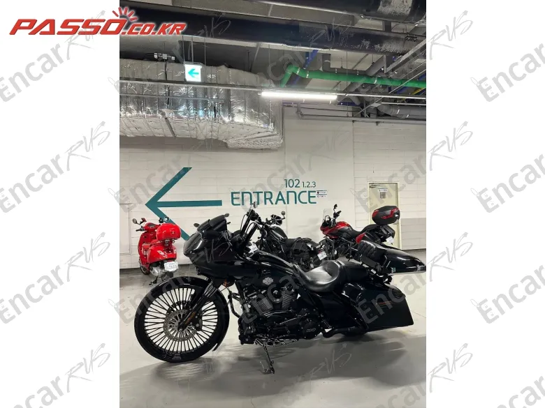 HARLEY-DAVIDSON ROAD GLIDE SPECIAL - фото 1
