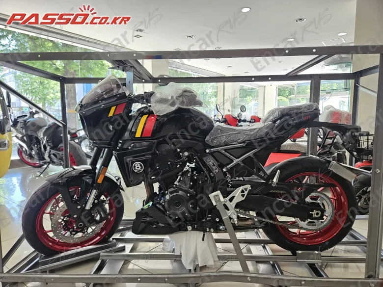 SUZUKI GSX 8 TT - фото 1