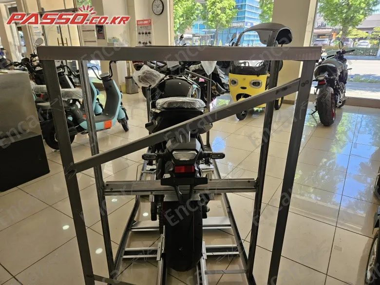 SUZUKI GSX 8 TT - фото 2