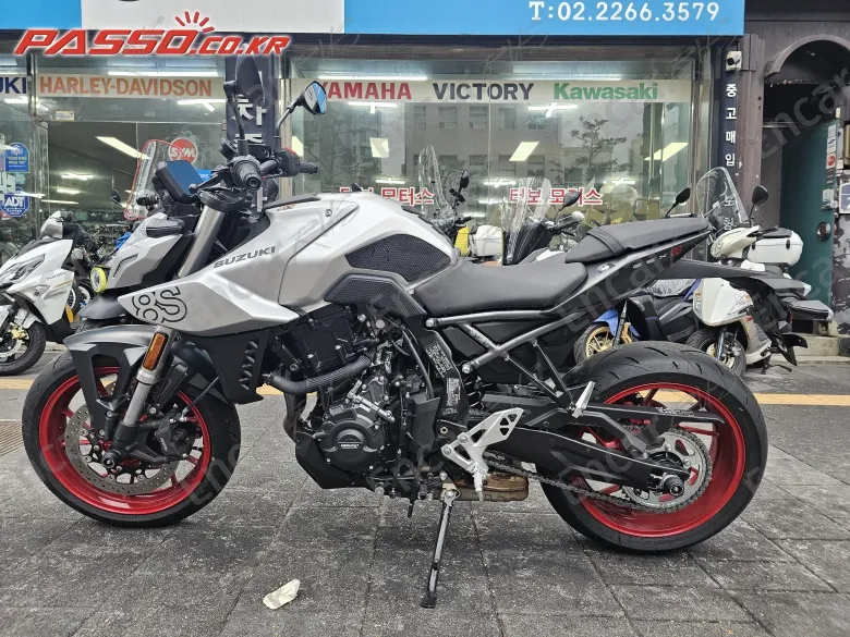 Suzuki Gsx 8 S - фото 1