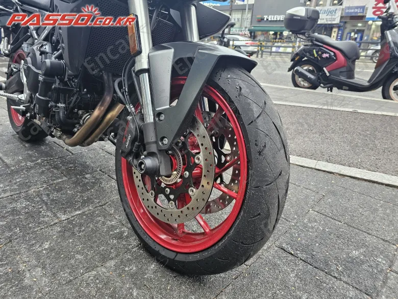Suzuki Gsx 8 S - фото 3