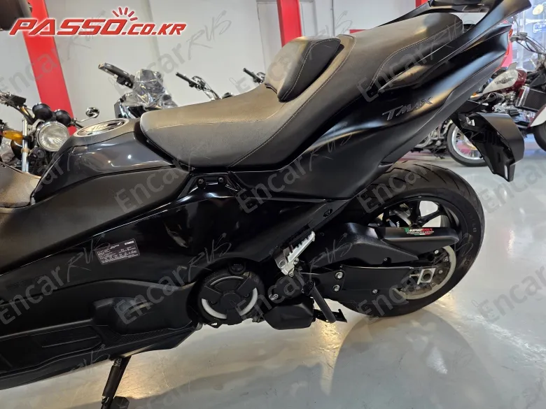 YAMAHA T MAX 560 - фото 4