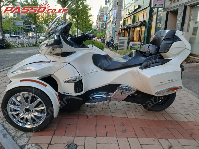 BRP CAN-AM SPYDER RT LIMITED - фото 1