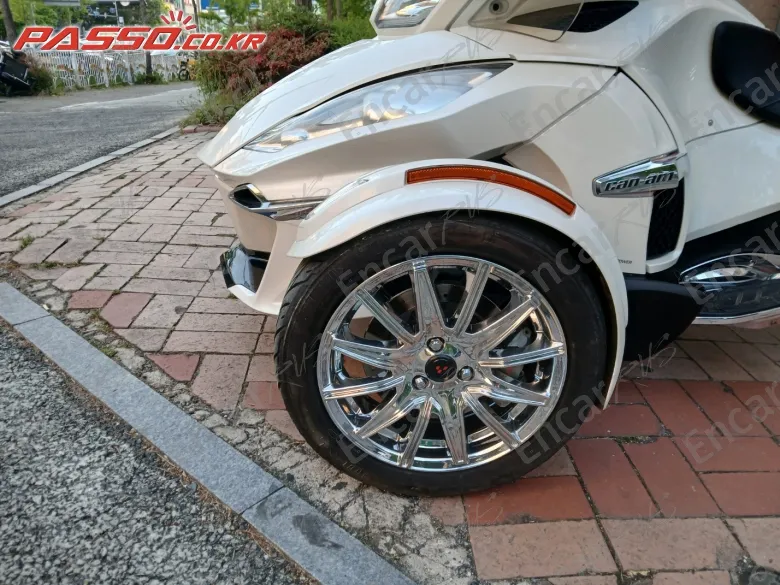 BRP CAN-AM SPYDER RT LIMITED - фото 4