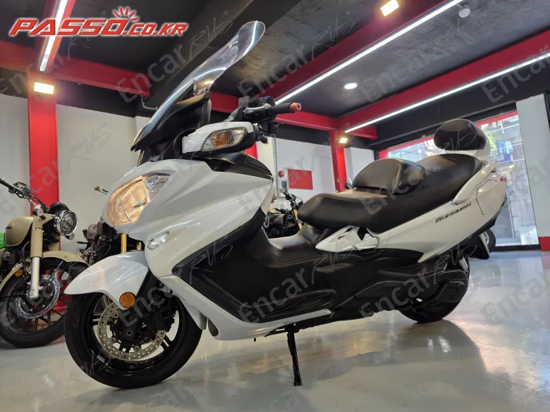 Suzuki Burgman 650 Executive - фото 1