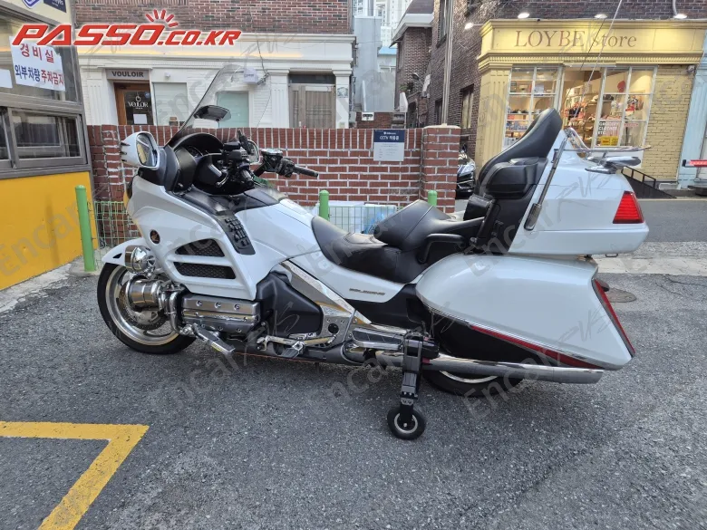 HONDA GOLDWING 1800 - фото 1