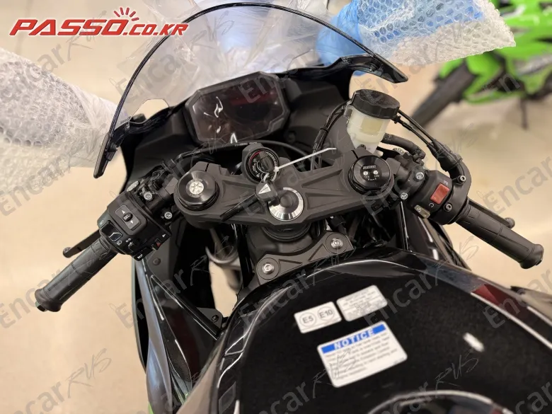 Kawasaki Zx 6 R - фото 3