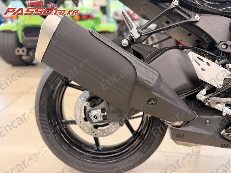 Kawasaki Zx 6 R - фото 6