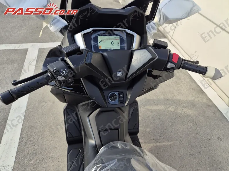 Honda Forza 350 - фото 3