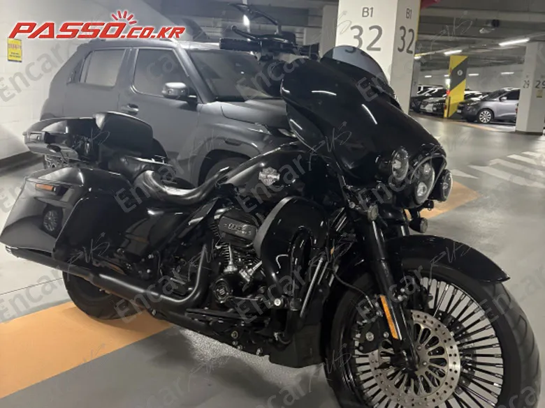 HARLEY-DAVIDSON FLHXS STREET GLIDE SPECIAL - фото 0