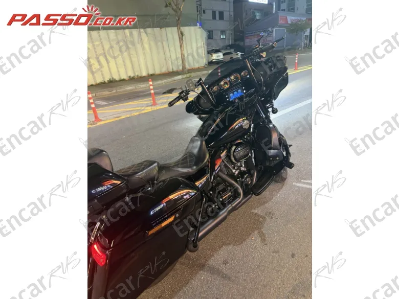 HARLEY-DAVIDSON FLHXS STREET GLIDE SPECIAL - фото 3