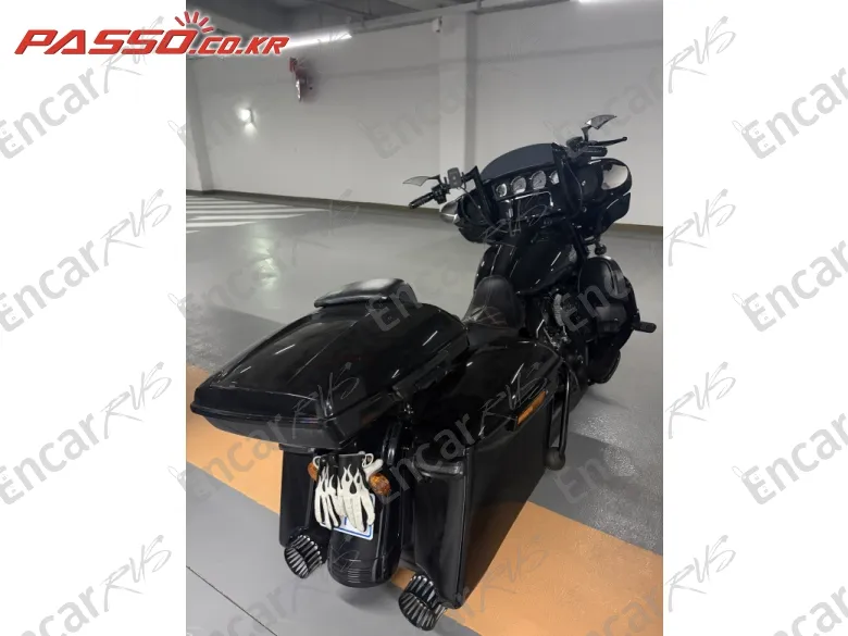 HARLEY-DAVIDSON FLHXS STREET GLIDE SPECIAL - фото 5