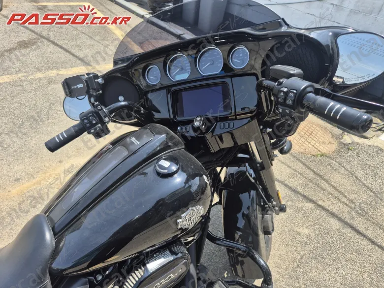 Harley-Davidson Flhx - фото 3