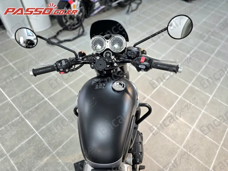 Triumph Bonneville T120 Black - фото 6