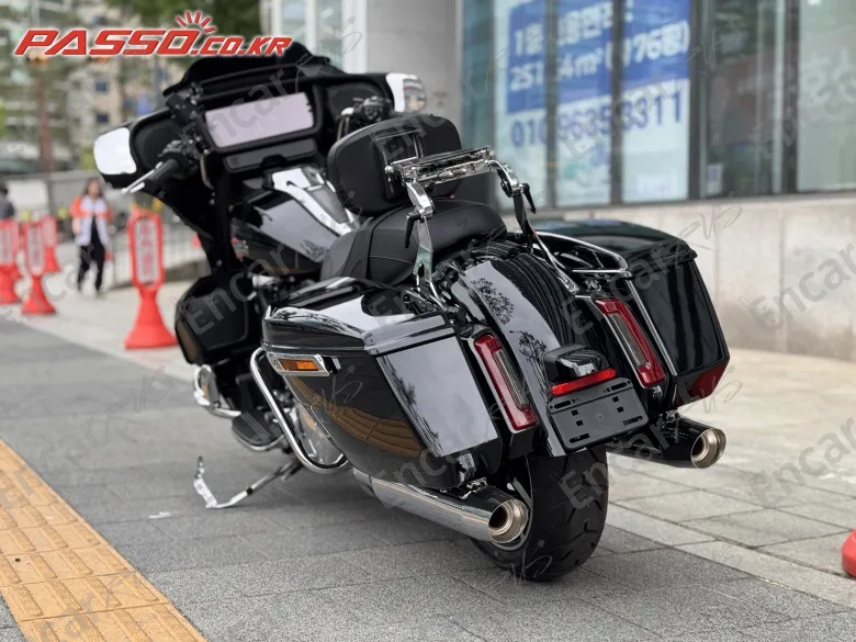HARLEY-DAVIDSON FLHXS STREET GLIDE SPECIAL - фото 2