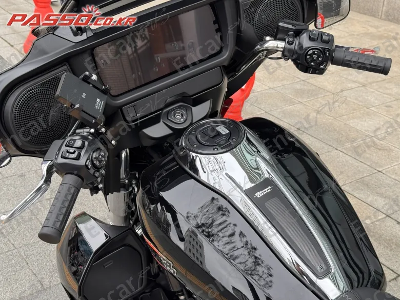 HARLEY-DAVIDSON FLHXS STREET GLIDE SPECIAL - фото 3