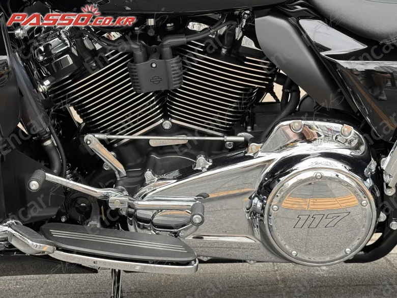 HARLEY-DAVIDSON FLHXS STREET GLIDE SPECIAL - фото 4