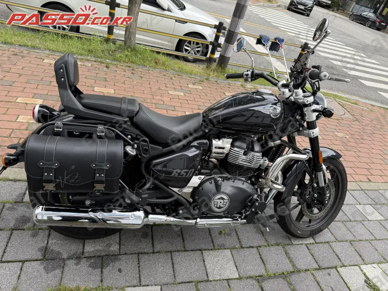 Royal Enfield Super Meteor 650 - фото 0