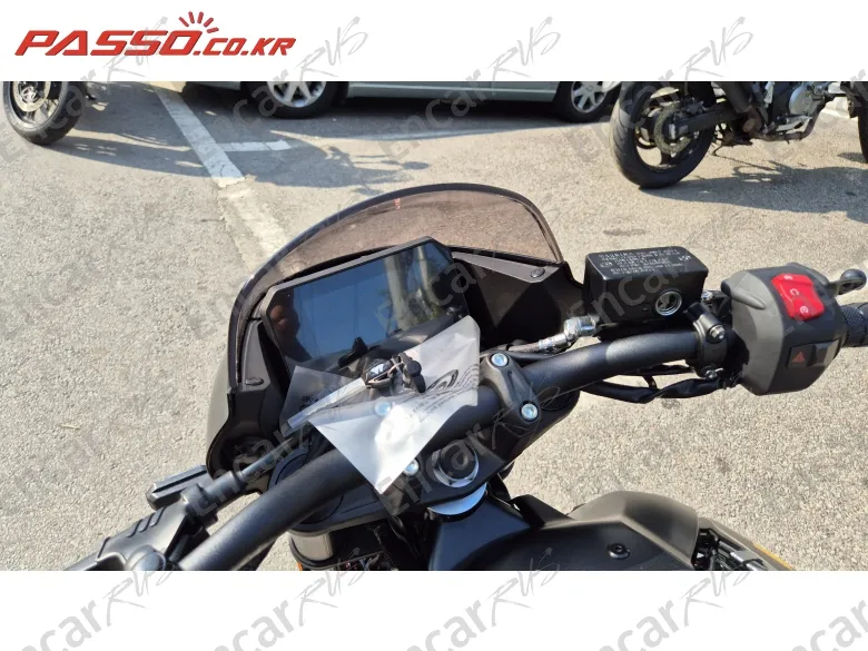 Suzuki Gsx 8 Tt - фото 3
