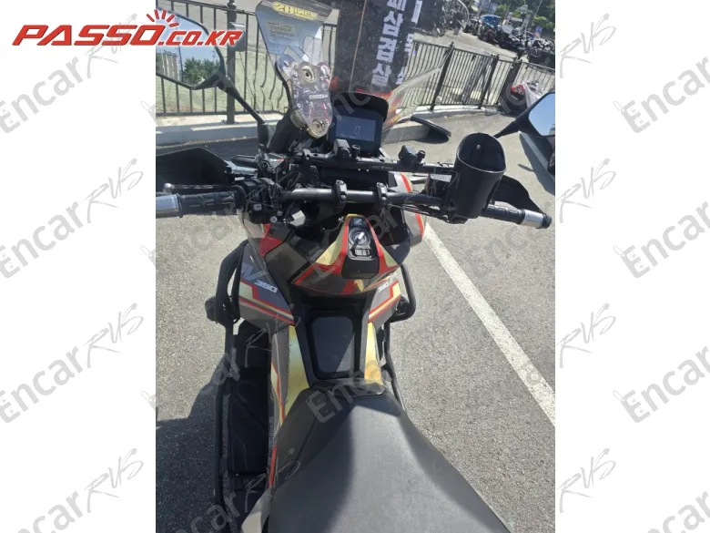 Honda Adv 350 - фото 3