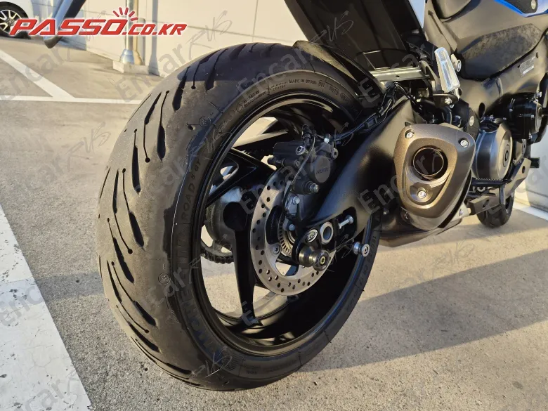 Suzuki Gsx S 1000 - фото 5