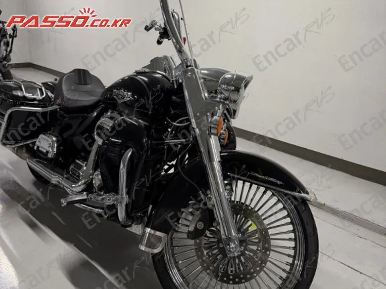 Harley-Davidson Flhr - фото 0