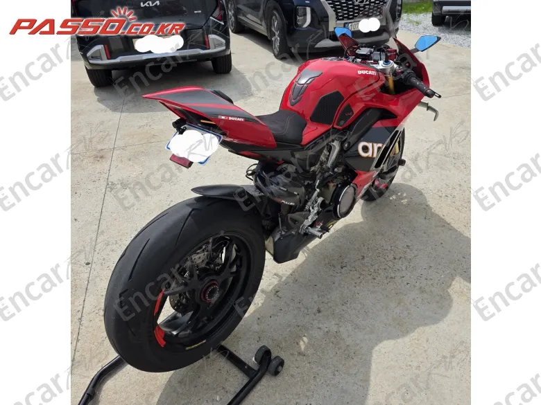 Ducati Panigale V4 S - фото 3