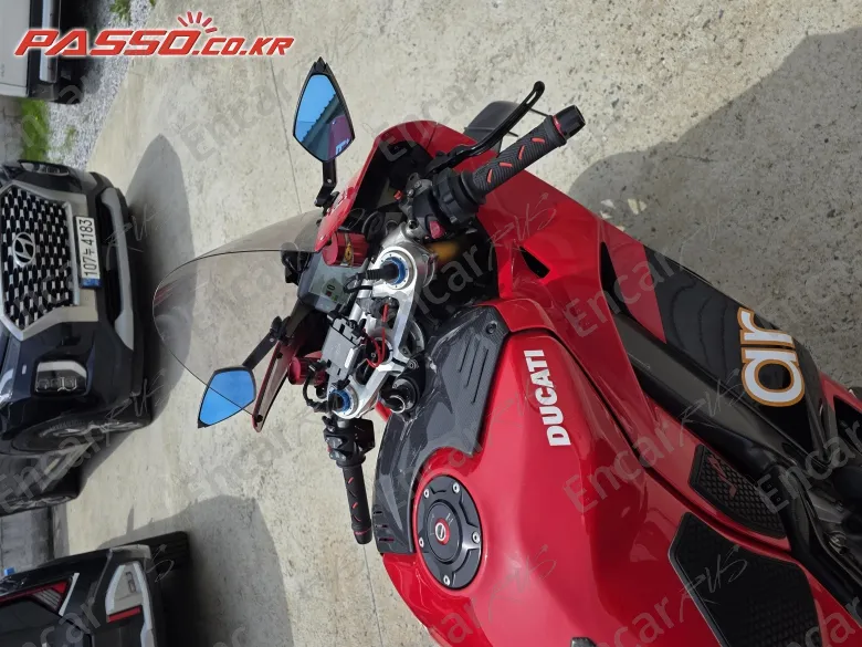 Ducati Panigale V4 S - фото 4
