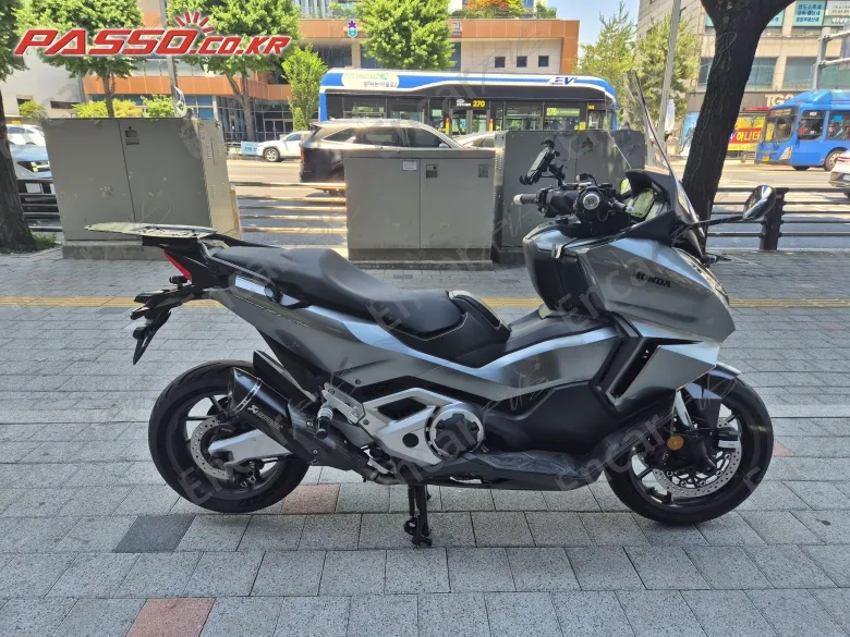 Honda Forza 750 - фото 0