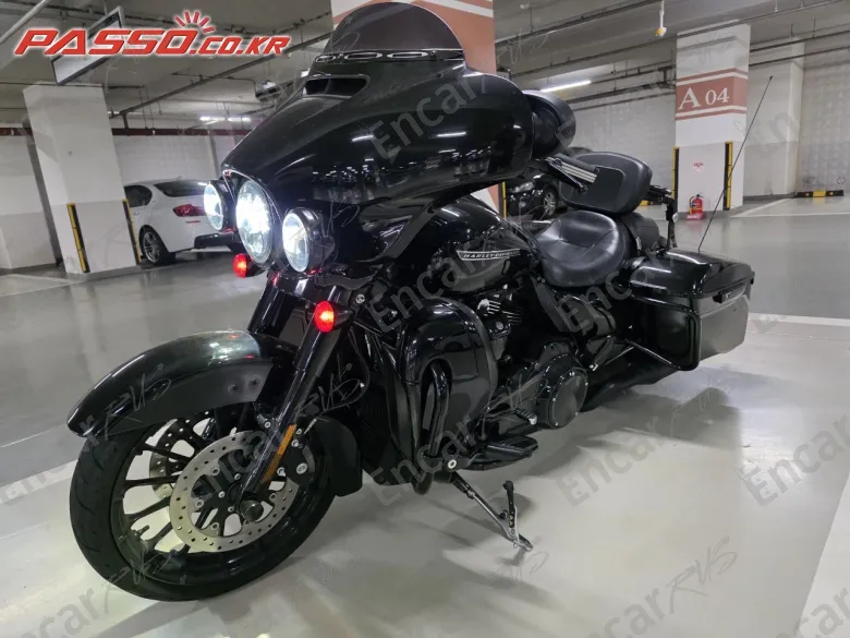 HARLEY-DAVIDSON FLHXS STREET GLIDE SPECIAL - фото 6