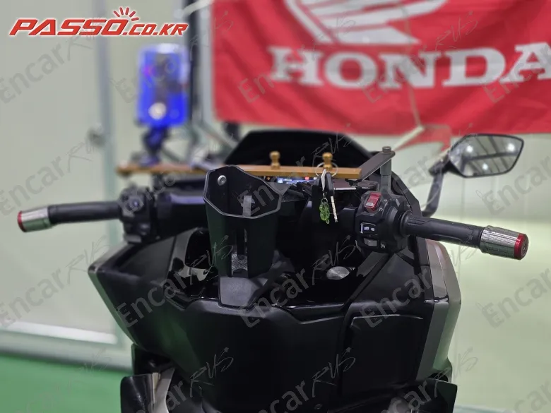 Honda Forza 750 - фото 3