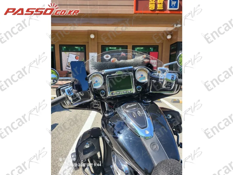 Indian Chief Roadmaster - фото 3