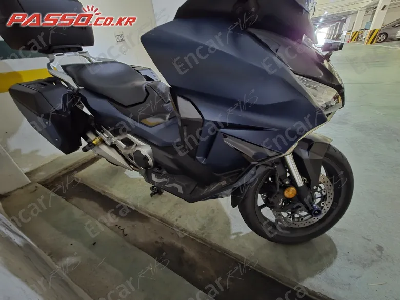 Honda Forza 750 - фото 1