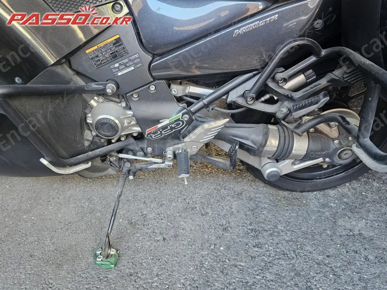 Kawasaki Gtr 1400 - фото 4